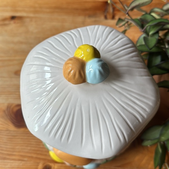 Vintage Mushroom Ceramic Canister - Picture 4 of 12